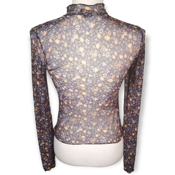 FOREVER 21 SHEER PURPLE FLORAL TOP SZ.S EUC - Picture 4 of 5